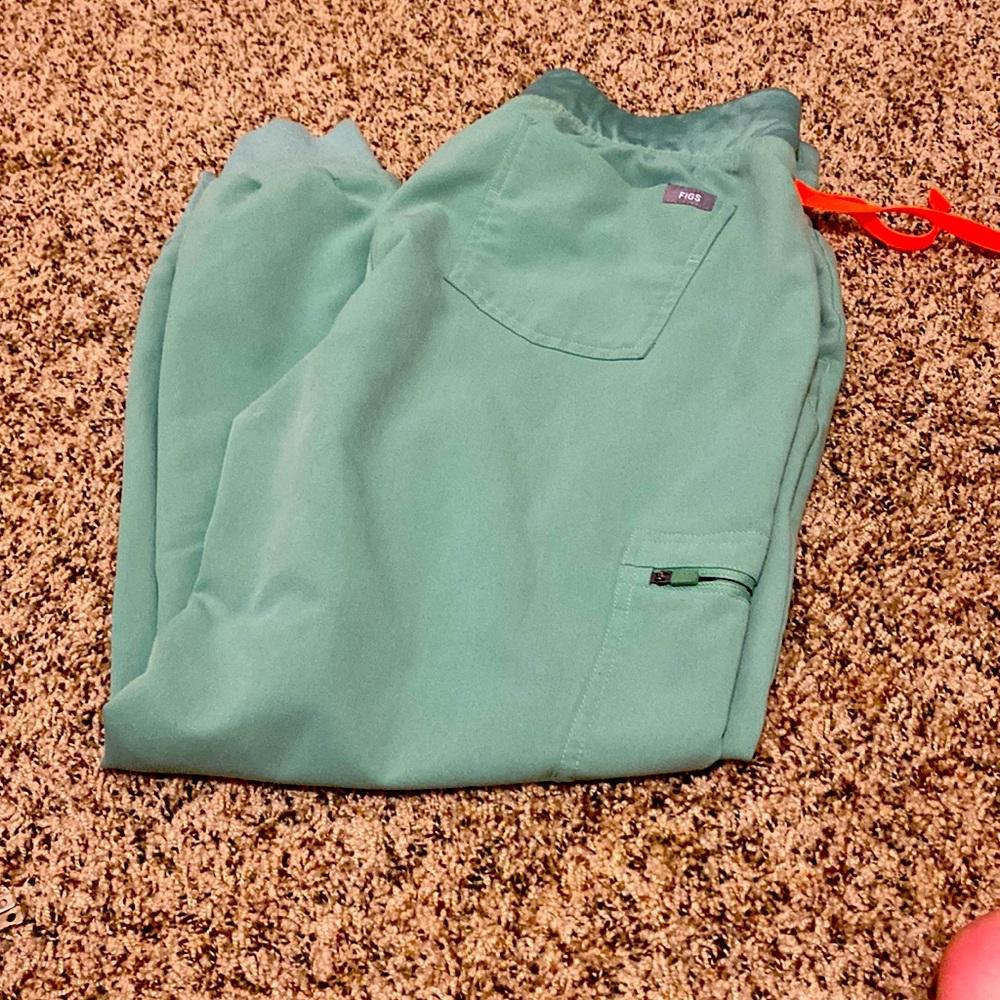 Figs Zamora jogger surgical green